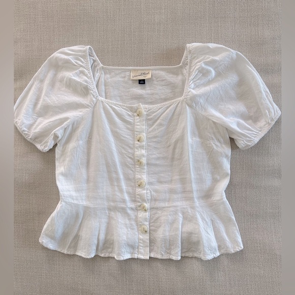 Universal Thread White Button Down Short Puffy Sleeve Top. Size Small - Picture 6 of 10